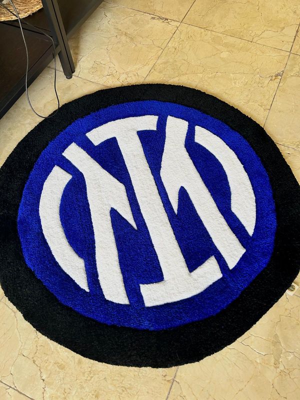 Alfombra tufting personalizada: Escudo del Inter